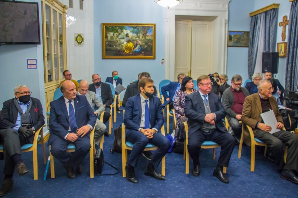 Учреждена Ассоциация союзов писателей и издателей России