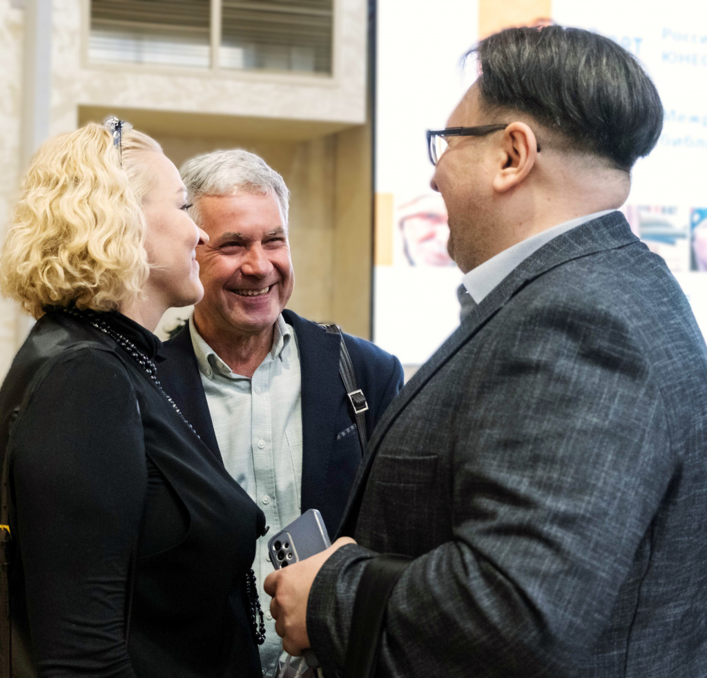 09-04-25.jpg 09-04-25.jpg