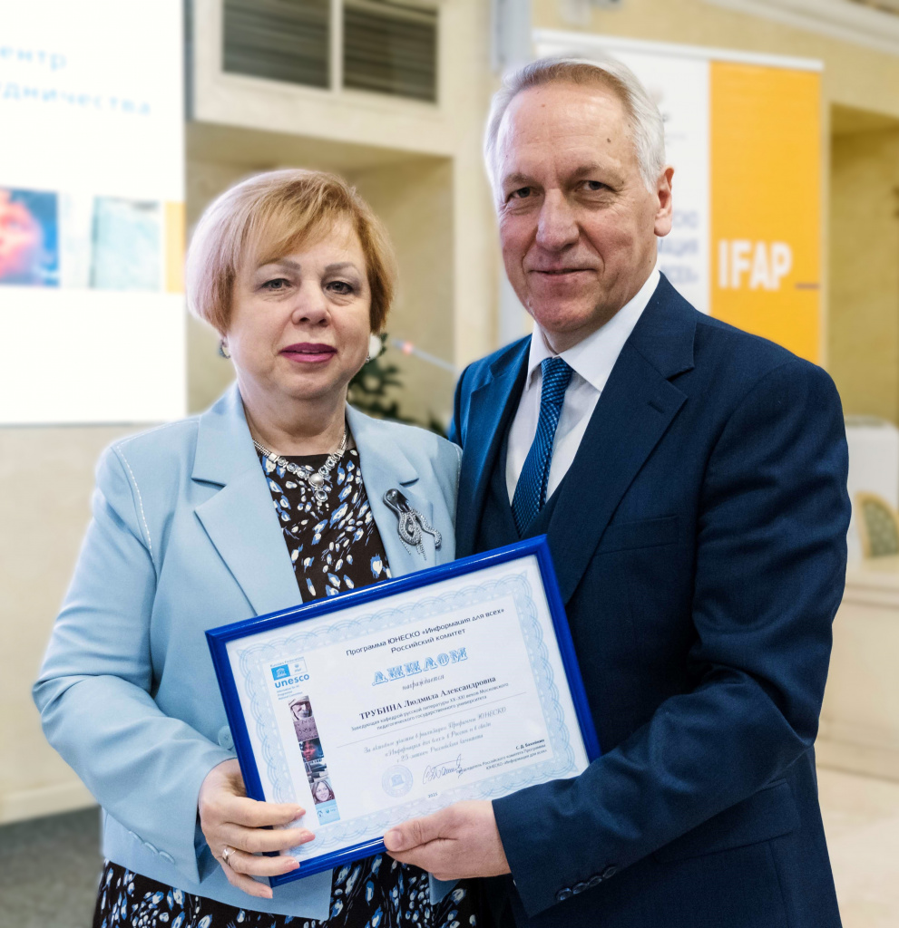 09-04-34.jpg 09-04-34.jpg