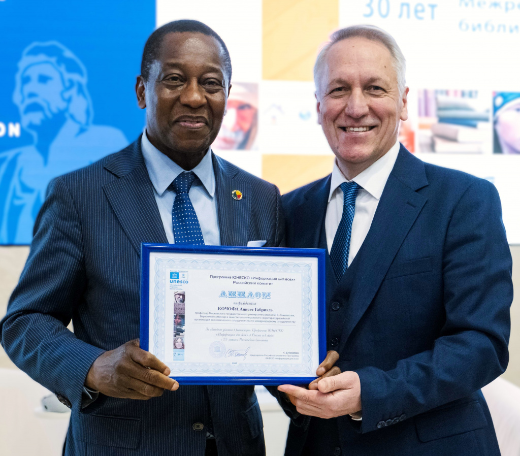 09-04-33.jpg 09-04-33.jpg